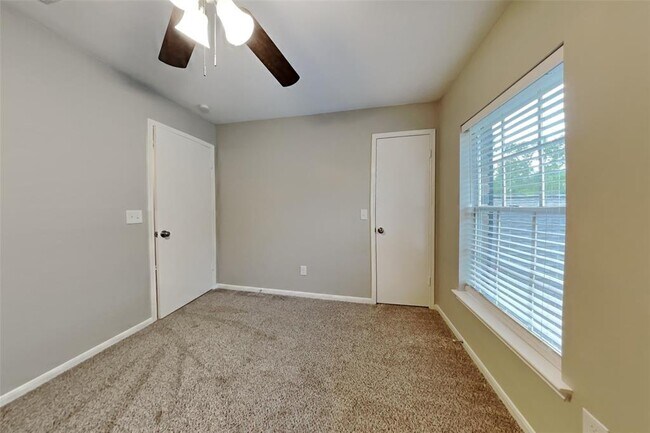 Building Photo - 1031 Cascade Creek Dr