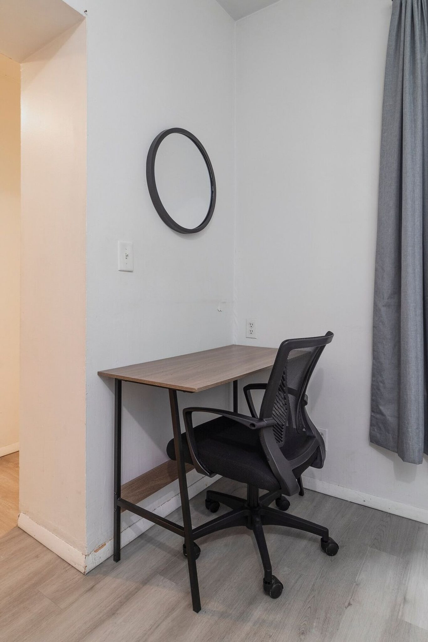 Building Photo - 131 E 94th St