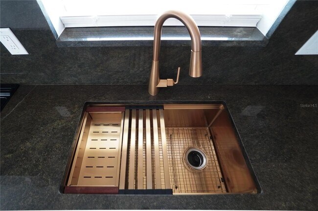 Building Photo - 6821 Marius Rd