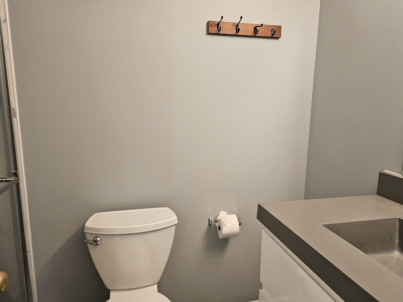 Building Photo - 1241 Bradwell Ln