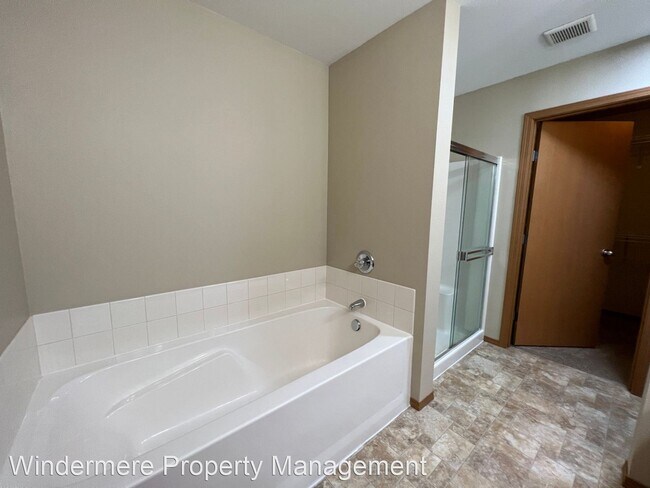 Building Photo - 3 br, 2.5 bath House - 6878 Aquene Loop Ne