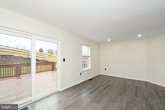 Building Photo - 1031 Balley Dr