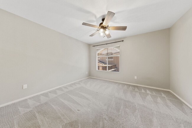 Building Photo - HENDERSON BEAUTIFUL 2-STORY TOWNHOME WITH ...