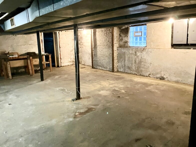 Building Photo - 58 Roanoke Pky