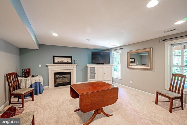 Building Photo - 47333 Middle Bluff Pl