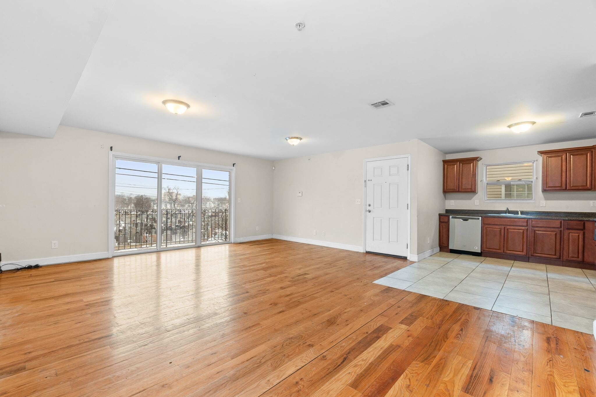 Building Photo - 270 S 20th St