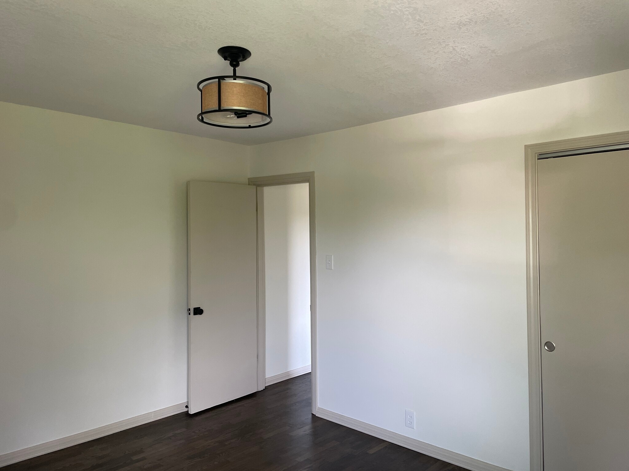 Building Photo - 1408 Bluebird Dr