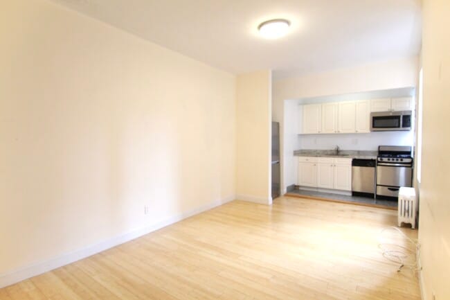 Building Photo - 66 St Nicholas Pl