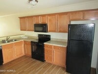 Building Photo - 2 BR 1.5 BA In Boyington Place