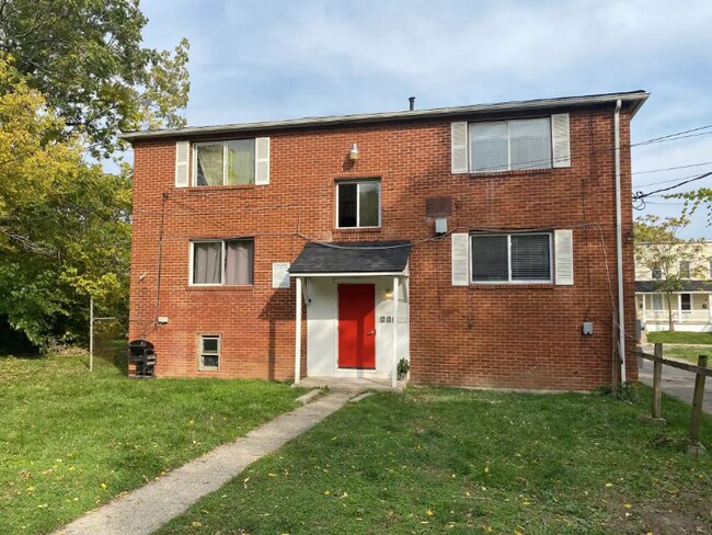 Building Photo - 577 Miller Ave