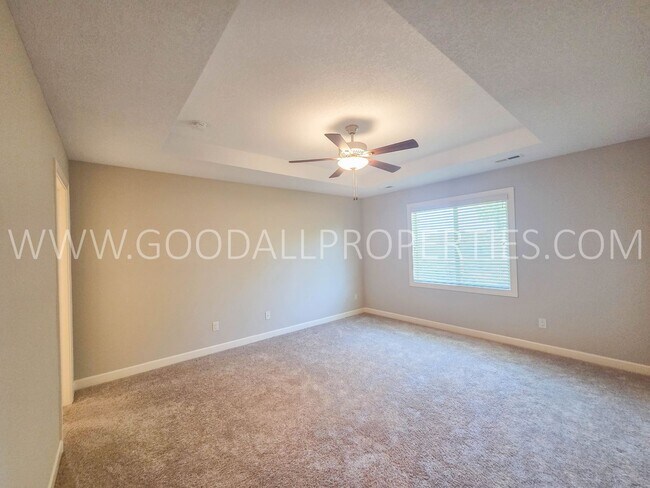 Building Photo - 4 Bed Waukee Home with Granite Counters & Covered Deck