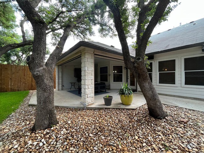 Building Photo - Spacious 3/2.5 in Anderson Mill with AMAZI...