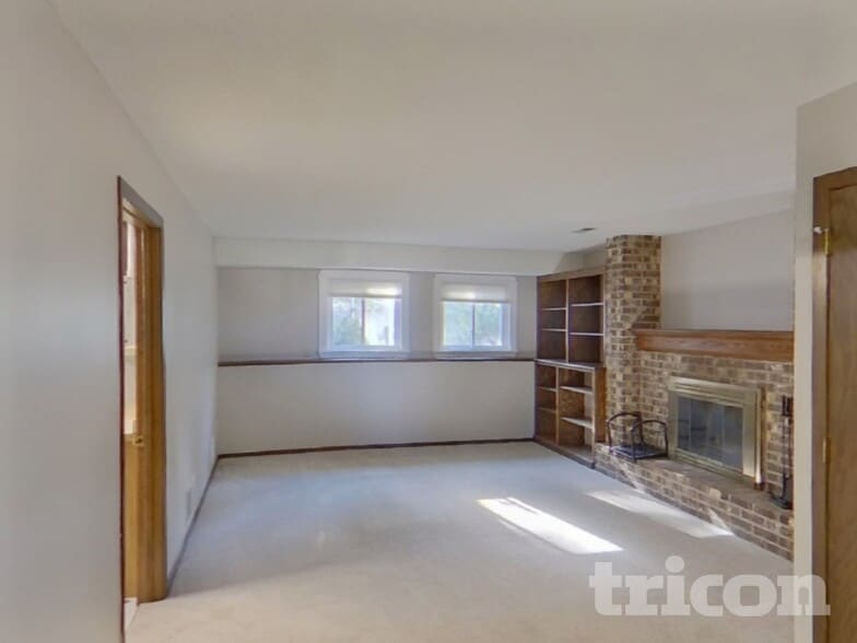 Building Photo - 1701 116th St E