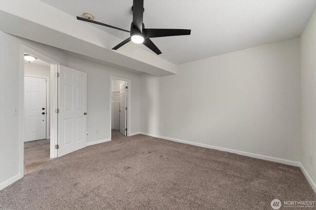 Building Photo - 2305 W Woodin Ave