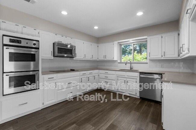 Building Photo - 3620 Harwood Ct