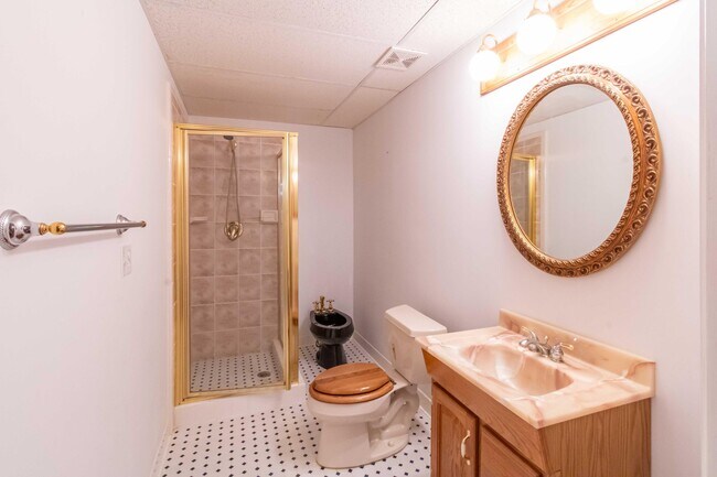 Building Photo - 2864 Mystic Dr