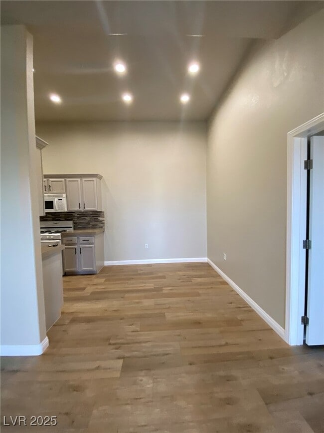 Building Photo - 3504 Desert Cliff St