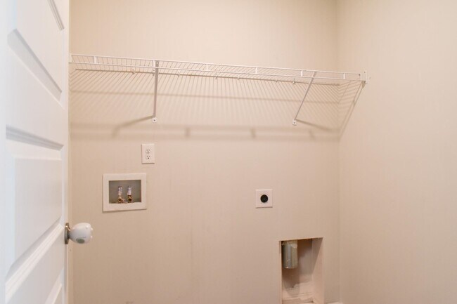 Building Photo - 1057 Saltgrass Way