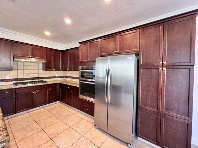 Building Photo - $2,695 Church & Clovis Ave., 4 Bedroom House - Edna Ave. Fresno / Energy Efficient