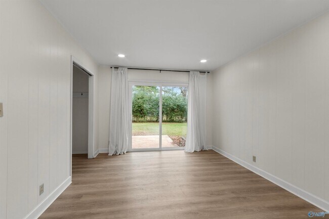 Building Photo - 6304 Davies Ave NW