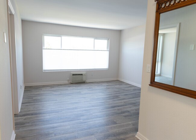 Building Photo - 4860 Rolando Ct