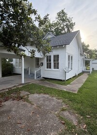 Building Photo - 302 N Cunningham St