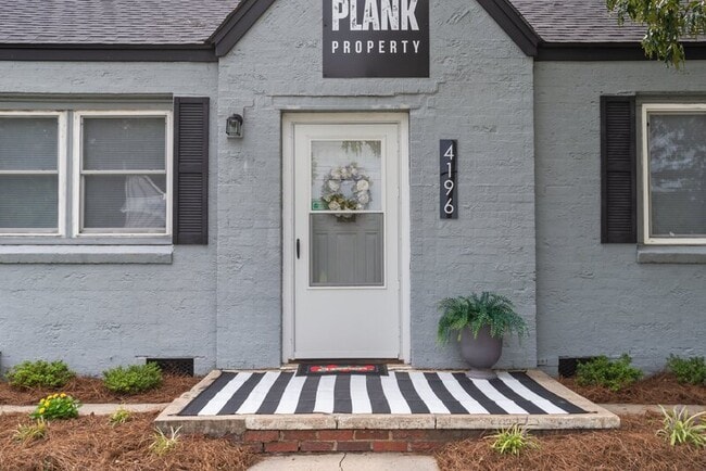 Building Photo - 4196 N Lee St