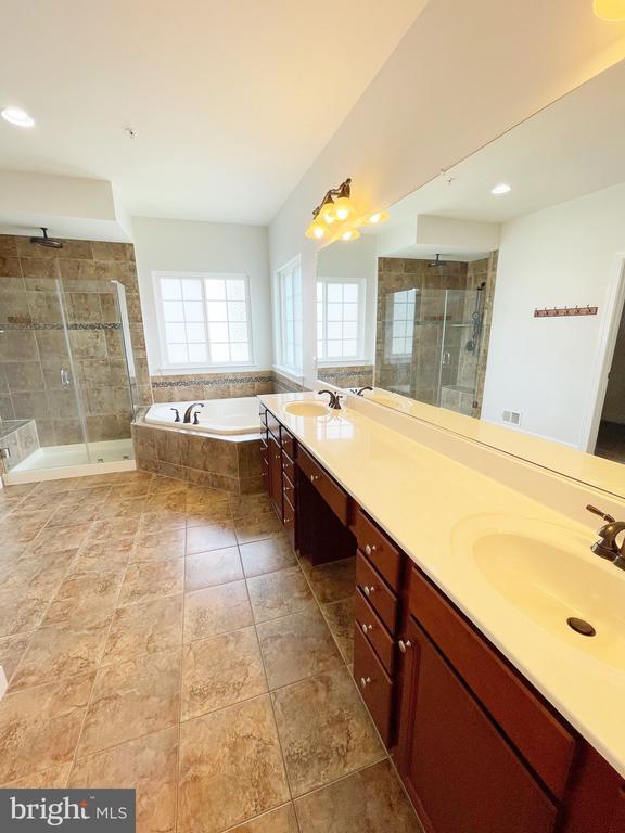 Building Photo - 43691 Yulan St