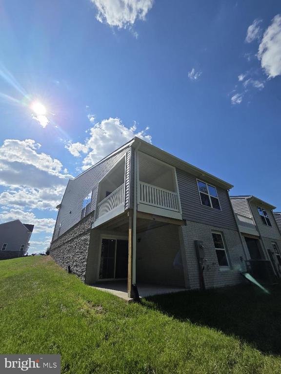 Building Photo - 8901 Blackthorne Pl