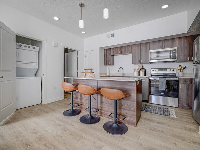 Primary Photo - Vida at Daybreak Phase 1