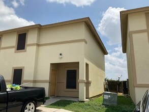 Building Photo - 1014 Ranchway Dr