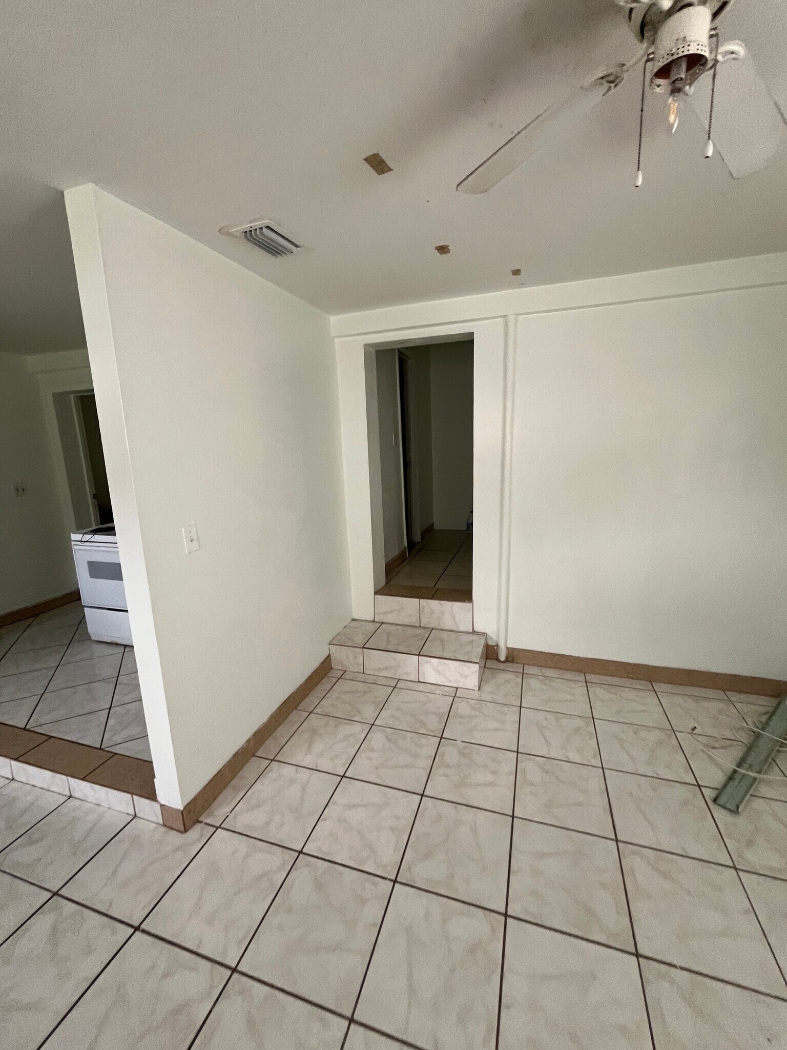 Building Photo - 23 Mountain Dr