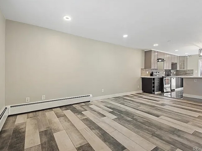 Building Photo - "Spacious 3-Bed, 2-Bath Condo Retreat in P...