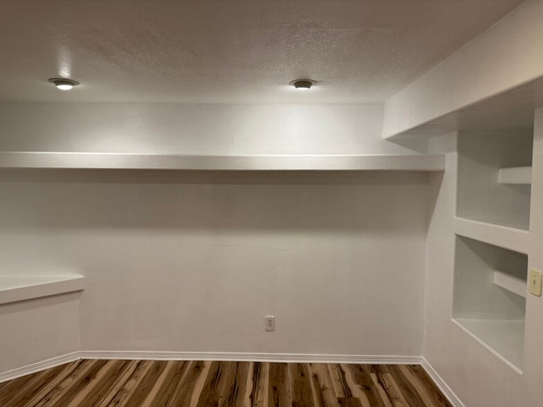 Building Photo - 6085 Fescue Dr