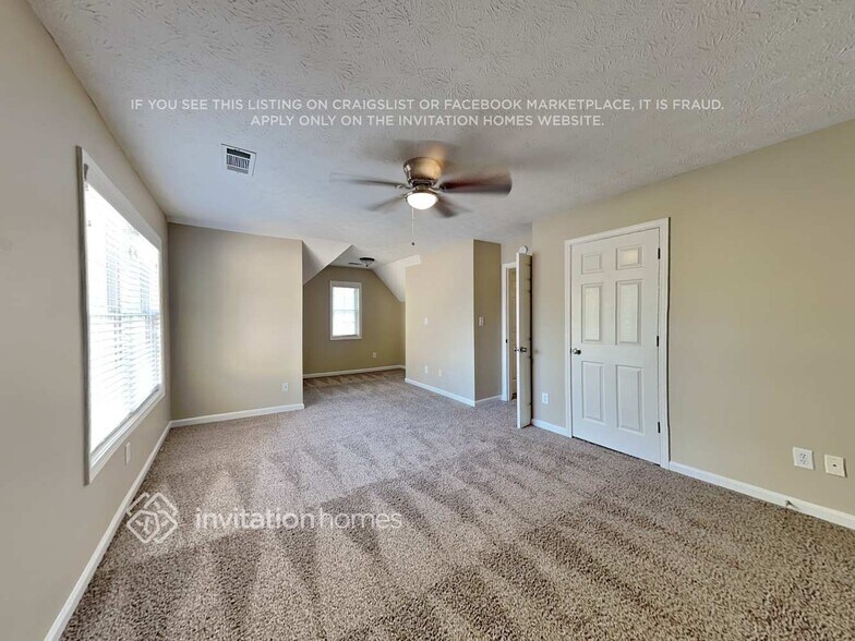 Building Photo - 4299 Chatham View Dr