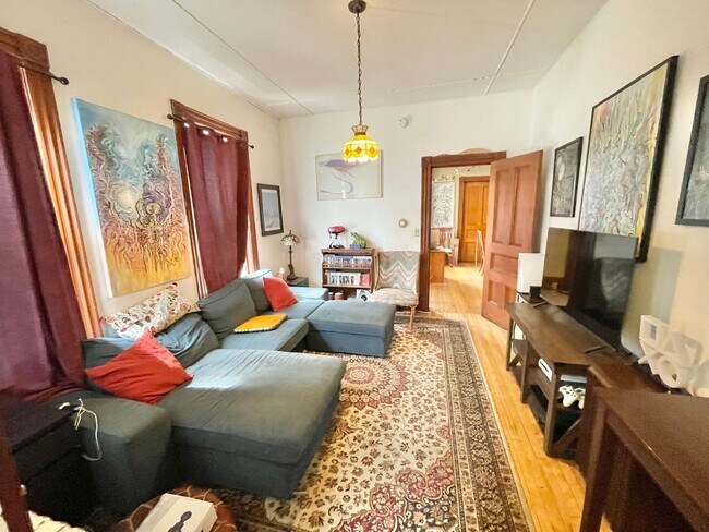 Building Photo - 3 Bedroom Apartment Superior Location South End of Burlington VT Available between 6/5-6/15