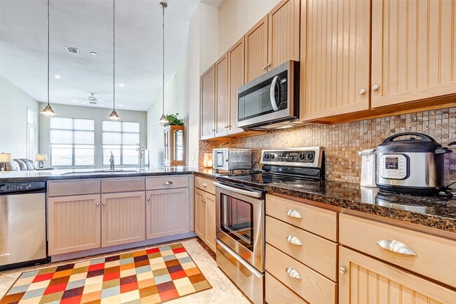 Building Photo - 17040 W Farm To Market 1097