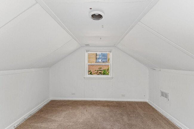 Building Photo - Westwood- Cozy 3 bedroom 1 Bath