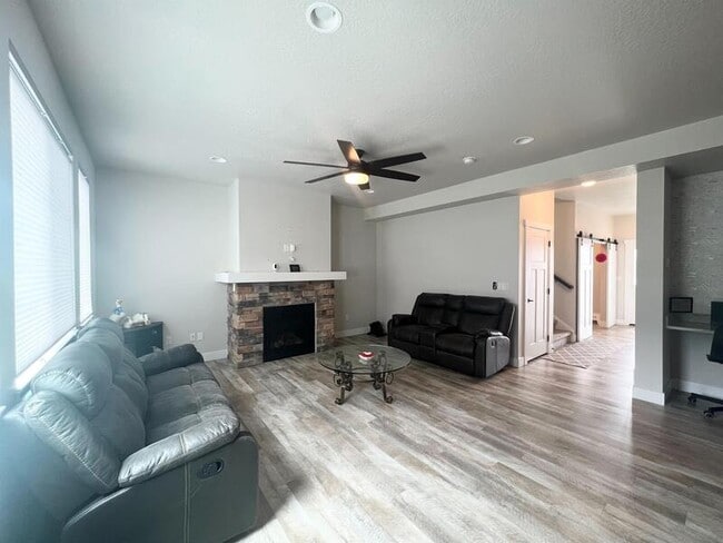 Building Photo - 11391 Mapleside Ln
