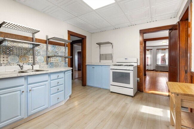 Building Photo - 11 Boylston St