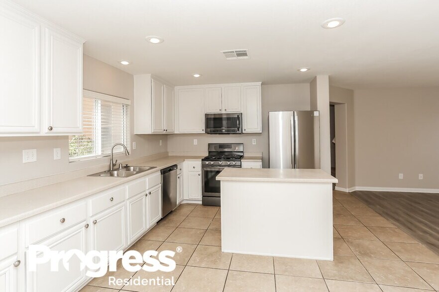 Building Photo - 6171 W Blue Rapids Ct