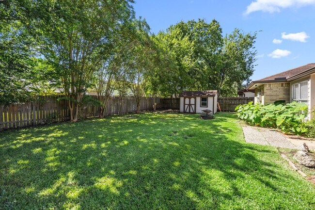 Building Photo - 10231 Gulfstream Ln