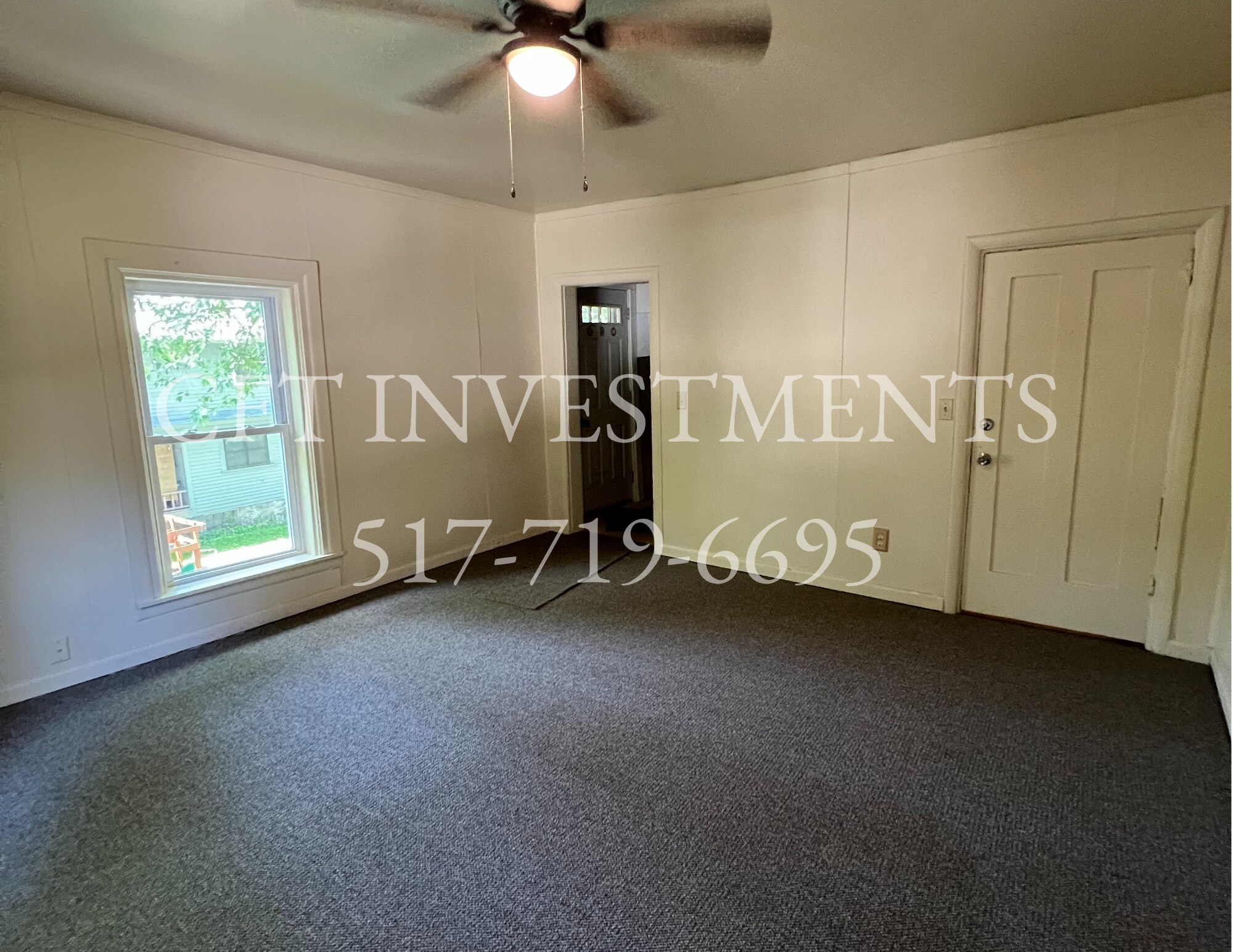 Living Room - 319 N Cochran Ave
