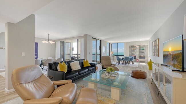 Building Photo - 2020 Harbourside Dr