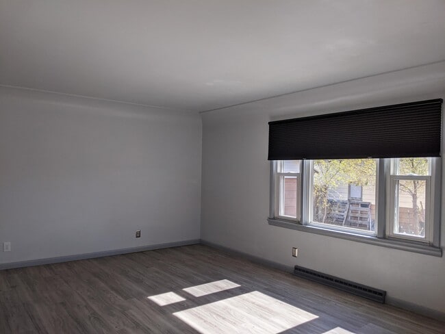 Building Photo - 862 S 4th Ave