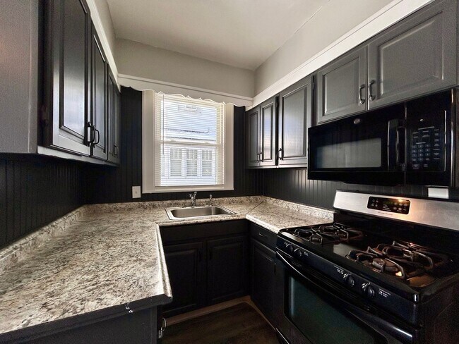 Building Photo - Spacious Four Bedroom Home in Southeast Grand Rapids