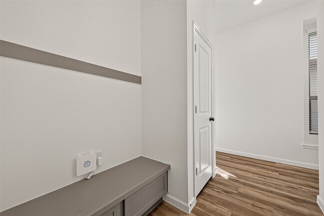 Building Photo - 5558 Amber Brook Ln