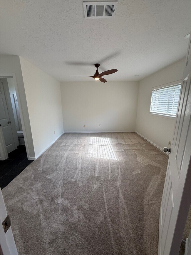 Building Photo - 16715 Ribbonridge Dr