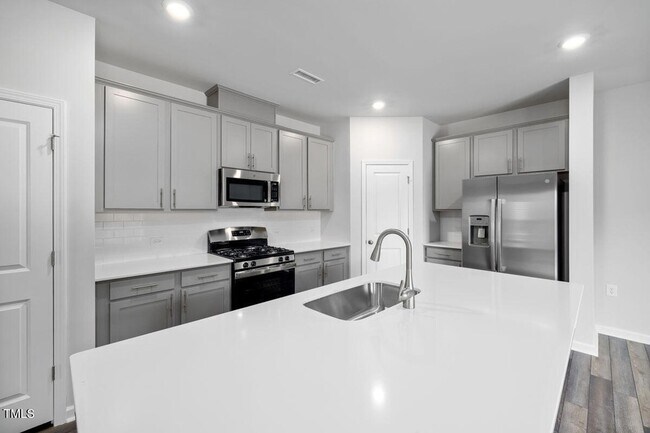 Building Photo - 713 Hough Pond Ln