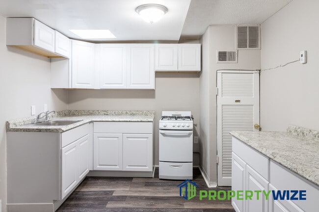 Building Photo - 517 Mosher St